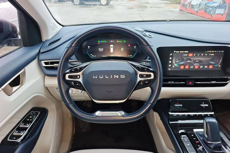 Used Wuling Victory 2023 2.0L DHT Luxury Edition Interior 2