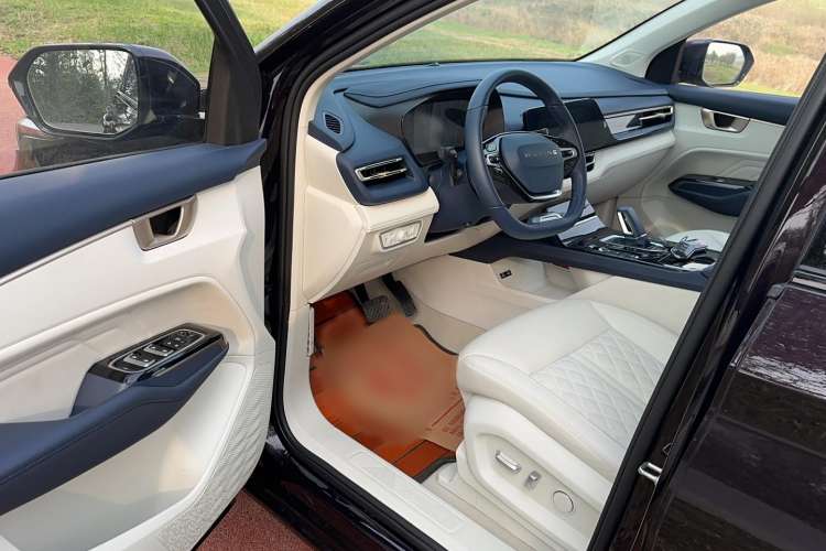 Used Wuling Victory 2023 2.0L DHT Luxury Edition Interior 2