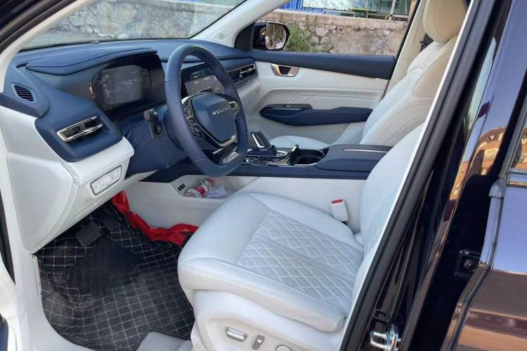Used Wuling Victory 2023 2.0L DHT Luxury Edition Interior 2
