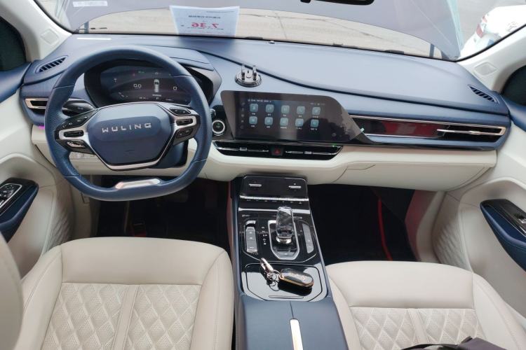 Used Wuling Victory 2023 2.0L DHT Luxury Edition Interior 2