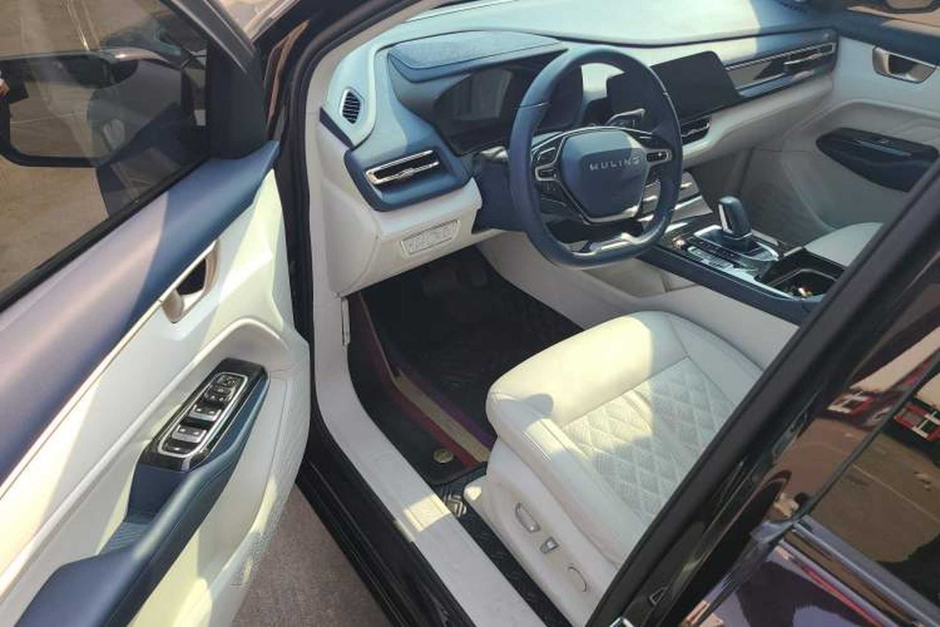 Used Wuling Victory 2023 2.0L DHT Luxury Edition Interior 2
