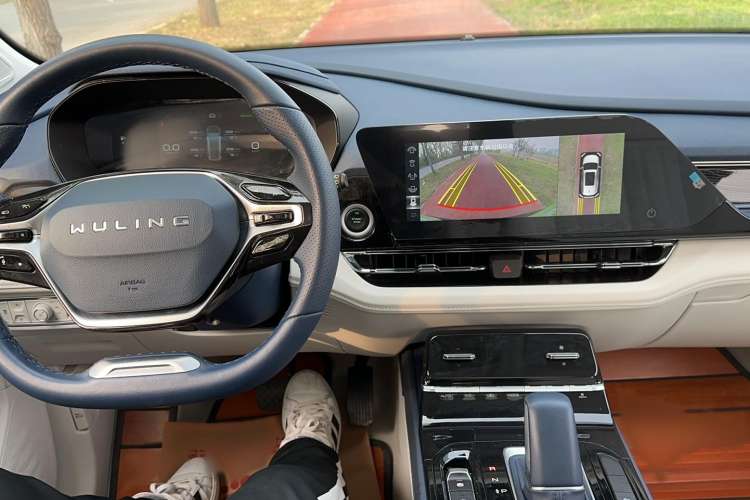 Used Wuling Victory 2023 2.0L DHT Luxury Edition Interior 3