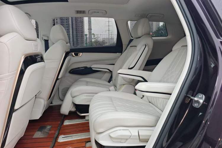 Used Wuling Victory 2023 2.0L DHT Luxury Edition Interior 4