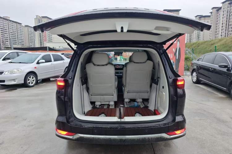 Used Wuling Victory 2023 2.0L DHT Luxury Edition Interior 5