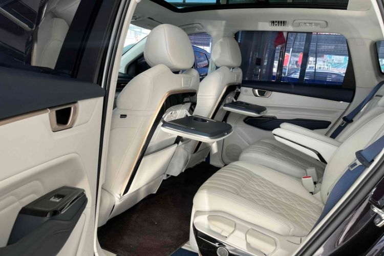 Used Wuling Victory 2023 2.0L DHT Luxury Edition Interior 5