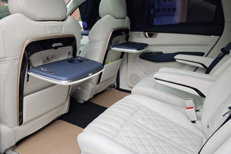 Used Wuling Victory 2023 2.0L DHT Luxury Edition Interior 6