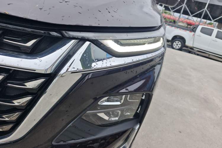 Used Wuling Victory 2023 2.0L DHT Luxury Edition Left Front Headlight