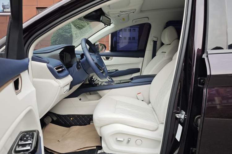 Used Wuling Victory 2023 2.0L DHT Luxury Edition Left Front Seat