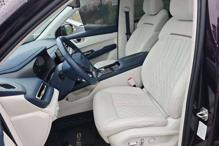 Used Wuling Victory 2023 2.0L DHT Luxury Edition Left Front Seat
