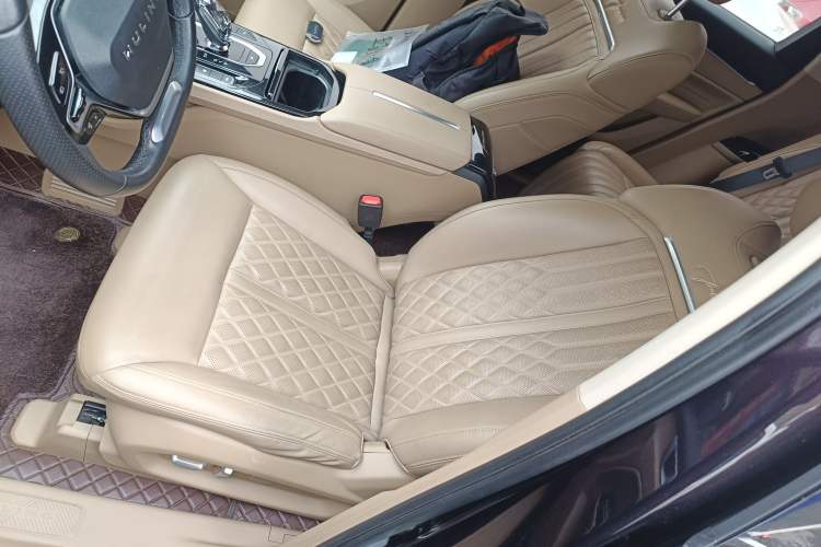Used Wuling Victory 2023 2.0L DHT Luxury Edition Left Front Seat