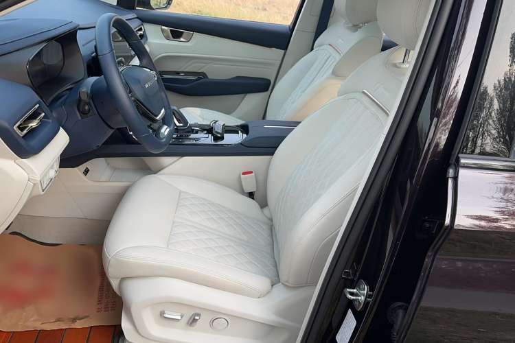 Used Wuling Victory 2023 2.0L DHT Luxury Edition Left Front Seat