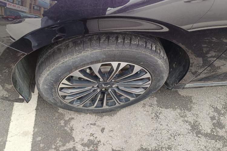 Used Wuling Victory 2023 2.0L DHT Luxury Edition Left Front Wheel Hub