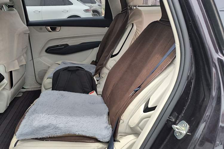Used Wuling Victory 2023 2.0L DHT Luxury Edition Left Rear Seat