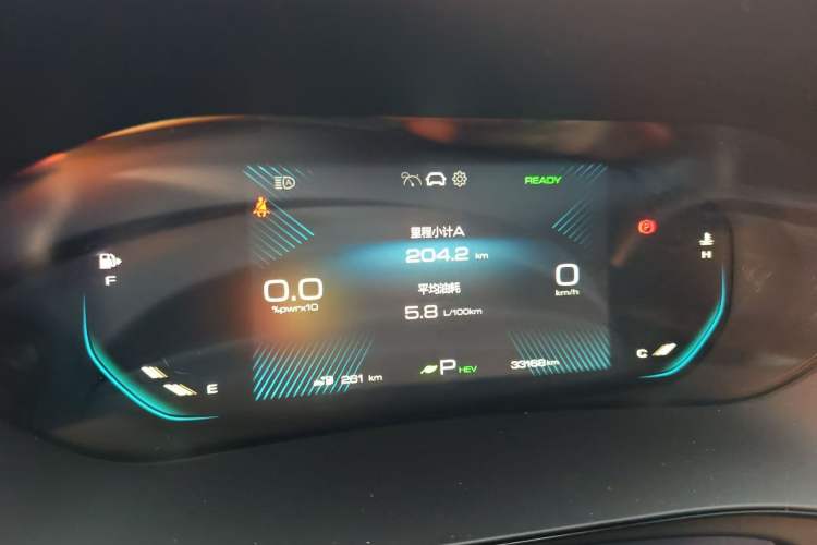 Used Wuling Victory 2023 2.0L DHT Luxury Edition Odometer Close Up