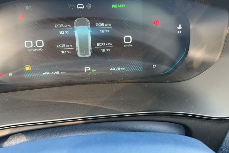 Used Wuling Victory 2023 2.0L DHT Luxury Edition Odometer Close Up