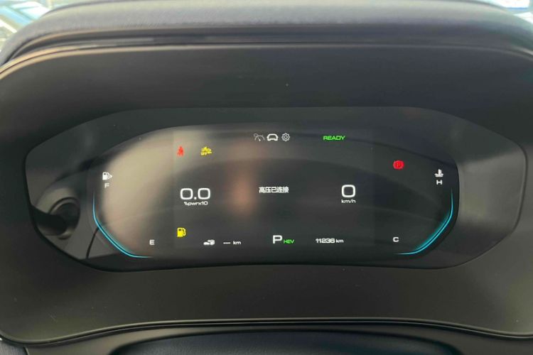 Used Wuling Victory 2023 2.0L DHT Luxury Edition Odometer Close Up