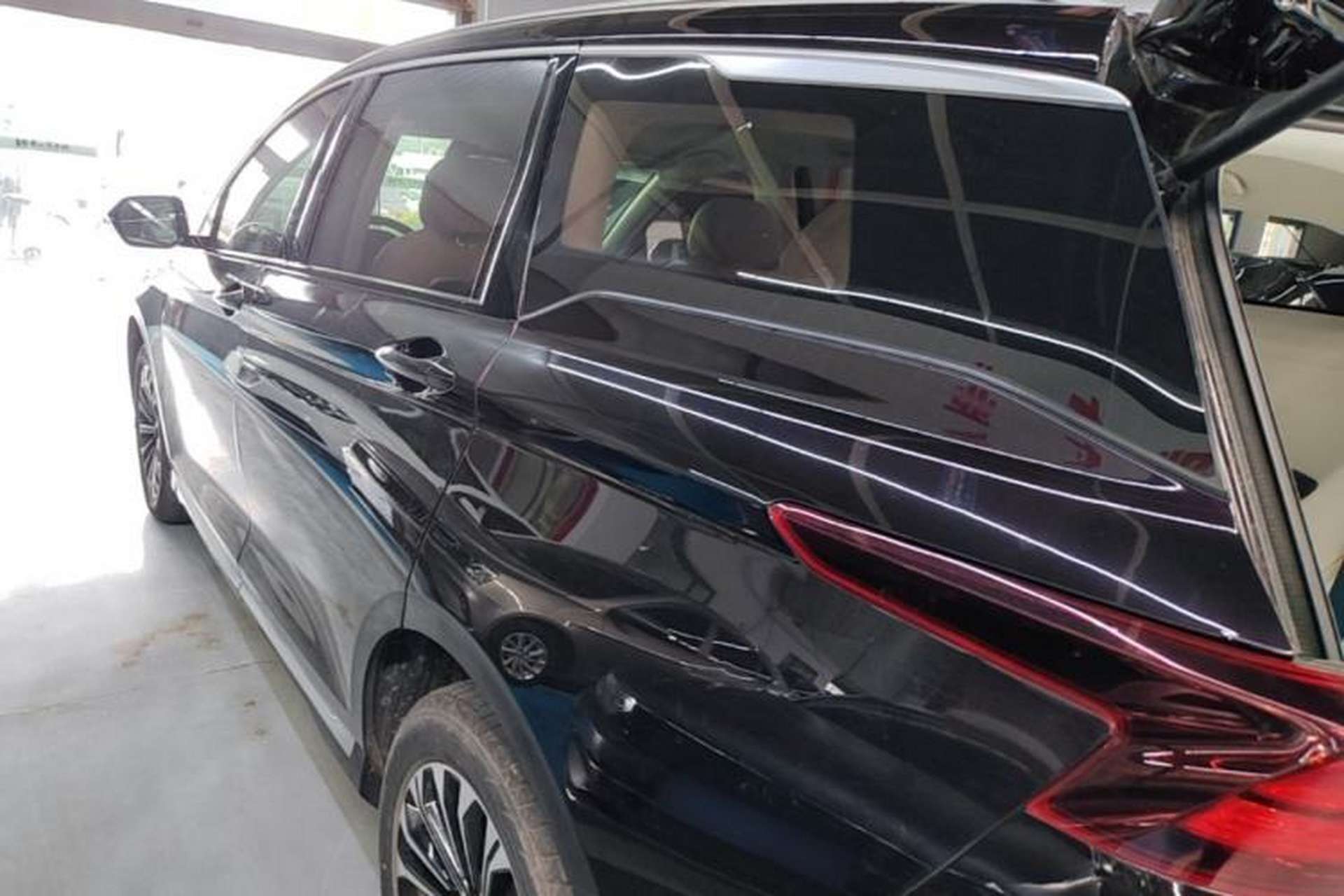 Used Wuling Victory 2023 2.0L DHT Luxury Edition Rear Left 45 Deg