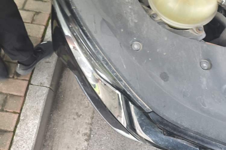 Used Wuling Victory 2023 2.0L DHT Luxury Edition Right Front Headlight
