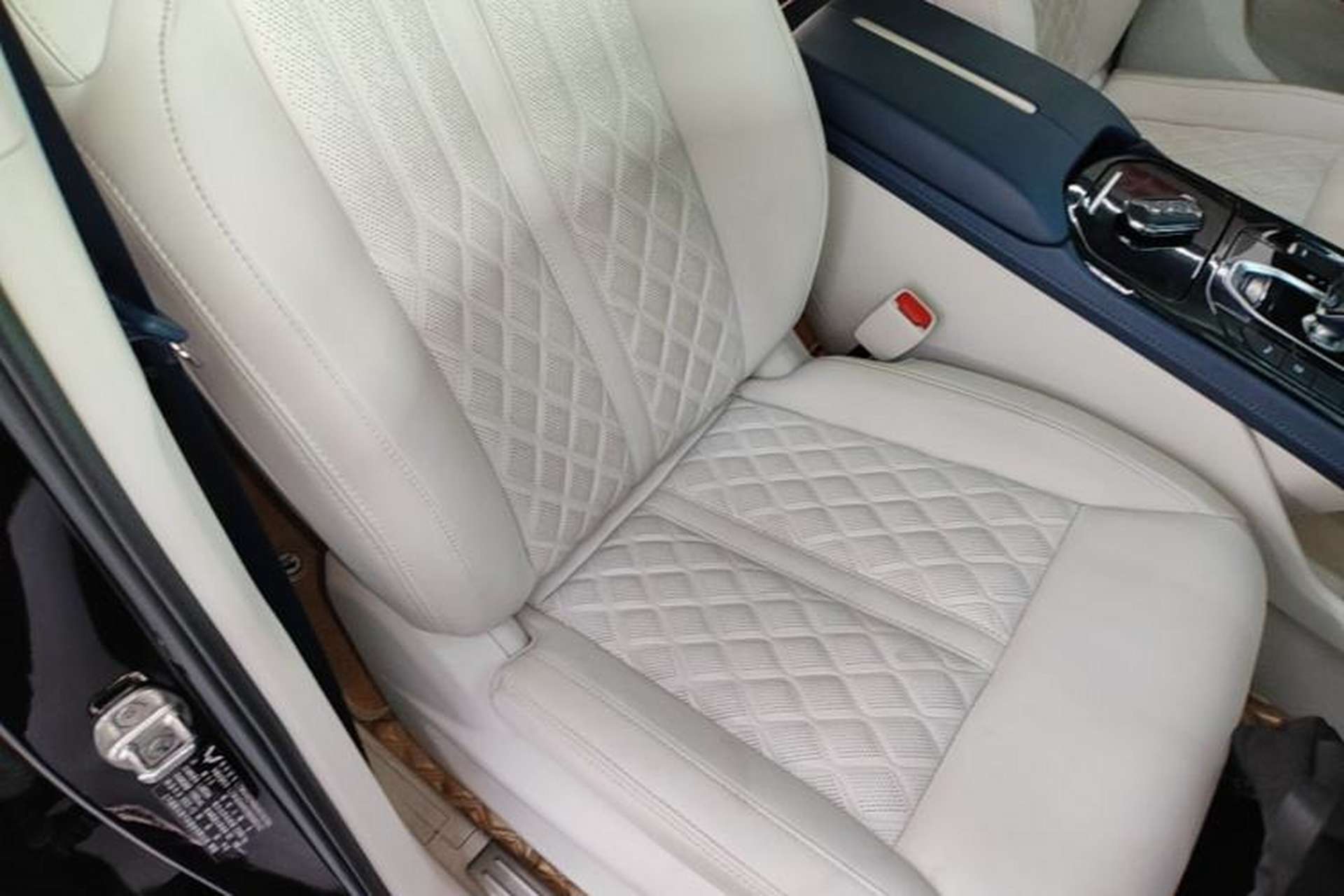 Used Wuling Victory 2023 2.0L DHT Luxury Edition Right Front Seat