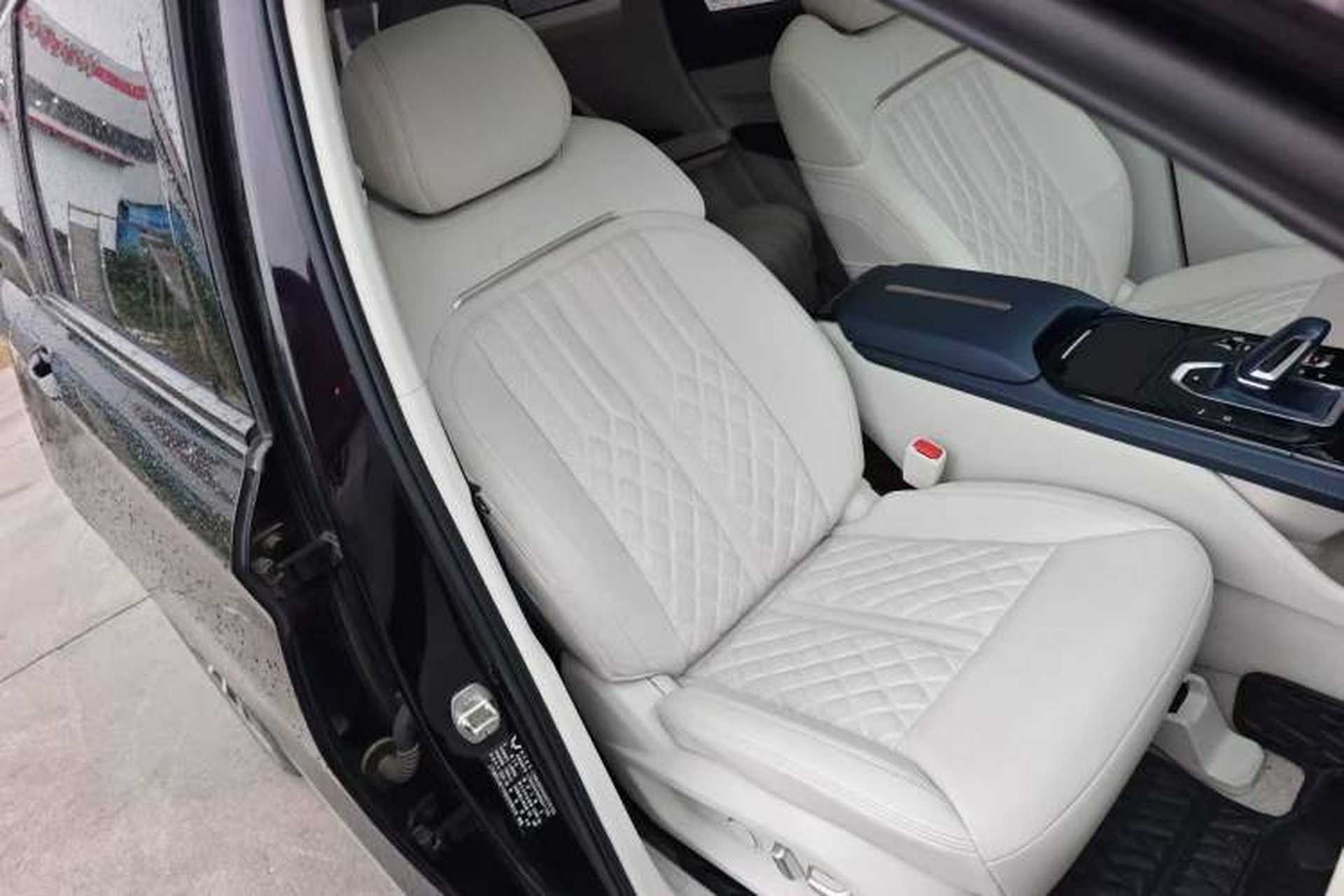 Used Wuling Victory 2023 2.0L DHT Luxury Edition Right Front Seat