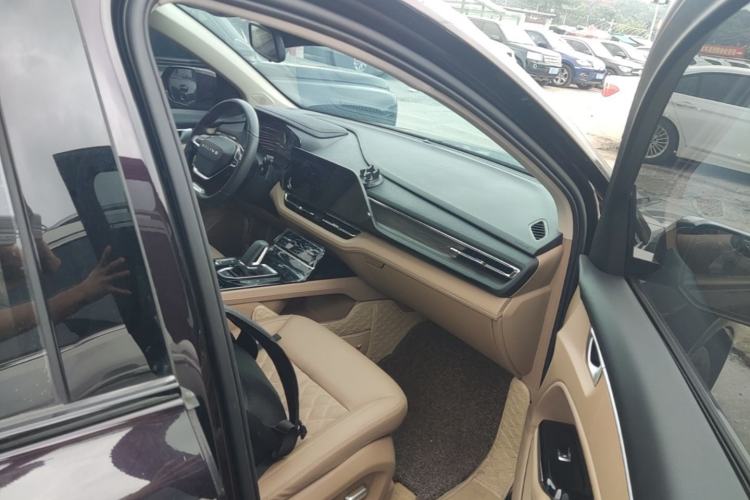 Used Wuling Victory 2023 2.0L DHT Luxury Edition Right Front Seat