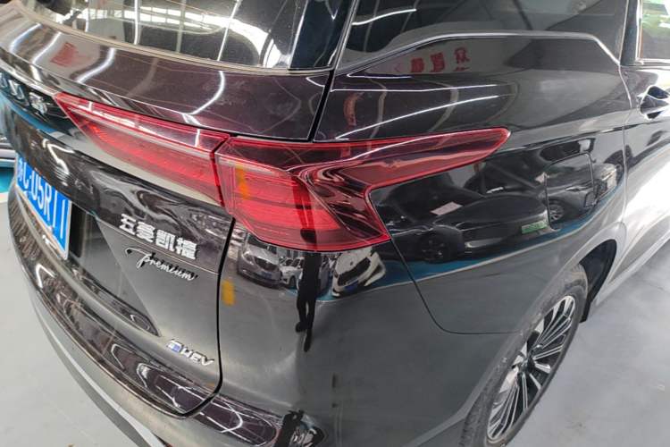 Used Wuling Victory 2023 2.0L DHT Luxury Edition Right Rear Taillight