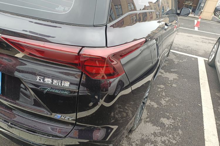 Used Wuling Victory 2023 2.0L DHT Luxury Edition Right Rear Taillight