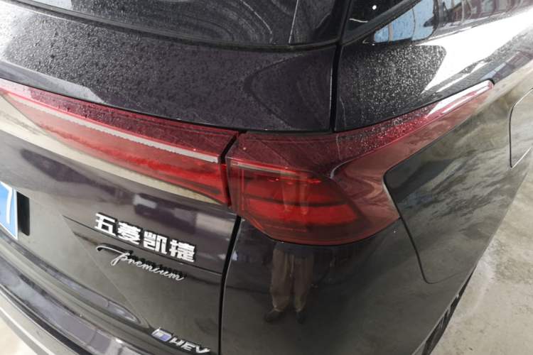 Used Wuling Victory 2023 2.0L DHT Luxury Edition Right Rear Taillight