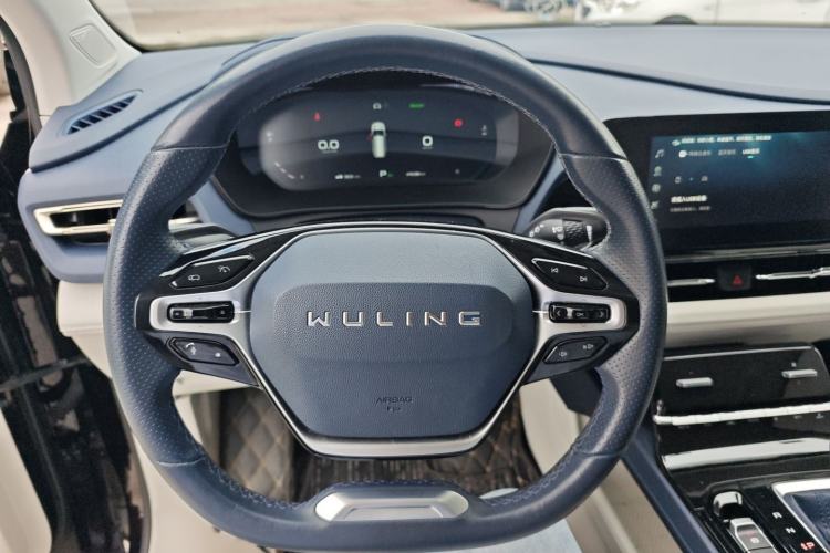 Used Wuling Victory 2023 2.0L DHT Luxury Edition Steering Wheel