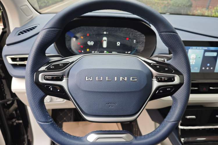 Used Wuling Victory 2023 2.0L DHT Luxury Edition Steering Wheel