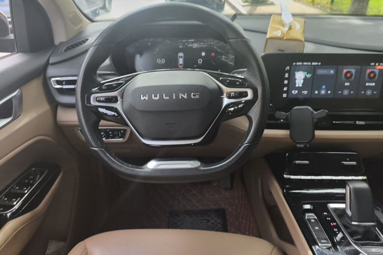 Used Wuling Victory 2023 2.0L DHT Luxury Edition Steering Wheel