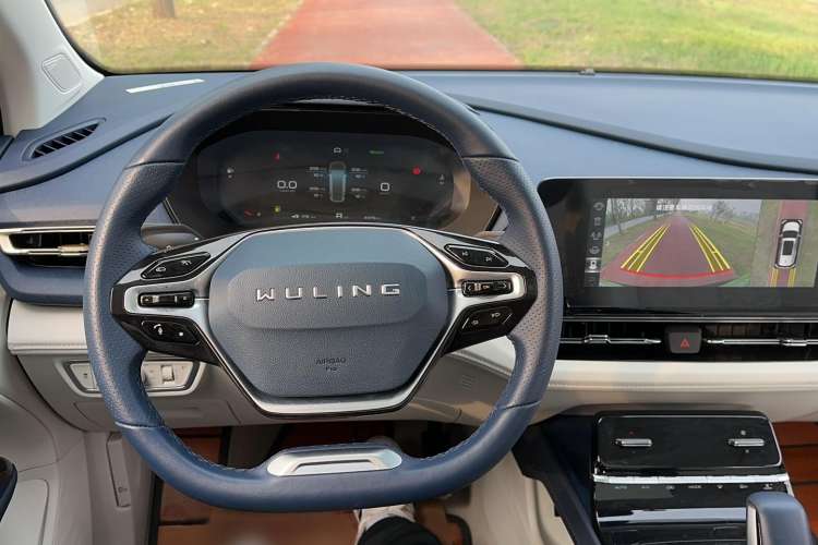 Used Wuling Victory 2023 2.0L DHT Luxury Edition Steering Wheel