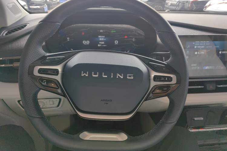 Used Wuling Victory 2023 2.0L DHT Luxury Edition Steering Wheel
