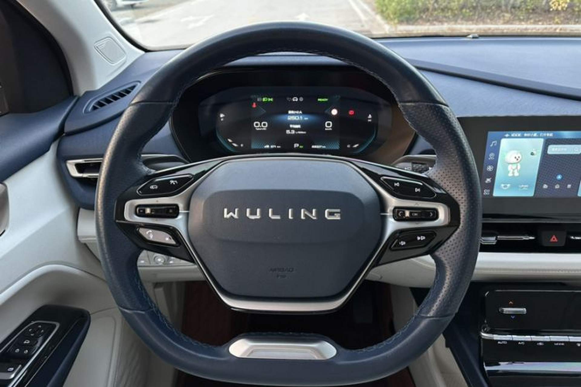 Used Wuling Victory 2023 2.0L DHT Luxury Edition Steering Wheel