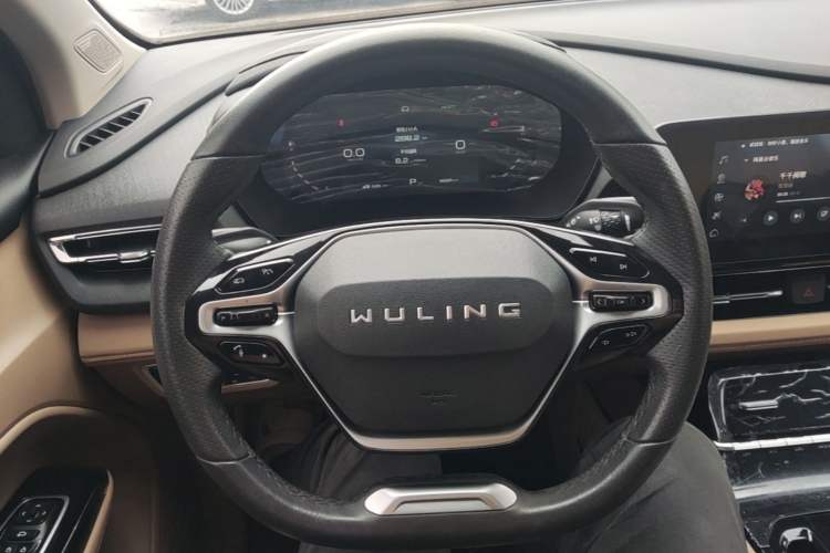 Used Wuling Victory 2023 2.0L DHT Luxury Edition Steering Wheel