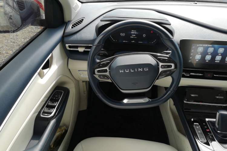Used Wuling Victory 2023 2.0L DHT Luxury Edition Steering Wheel