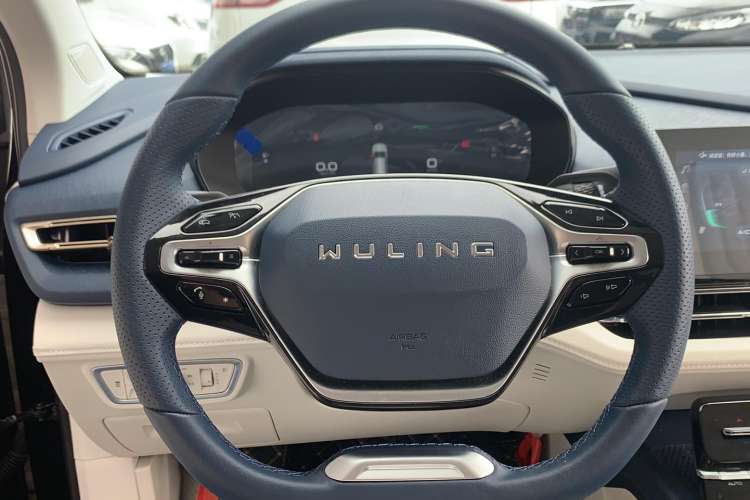 Used Wuling Victory 2023 2.0L DHT Luxury Edition Steering Wheel