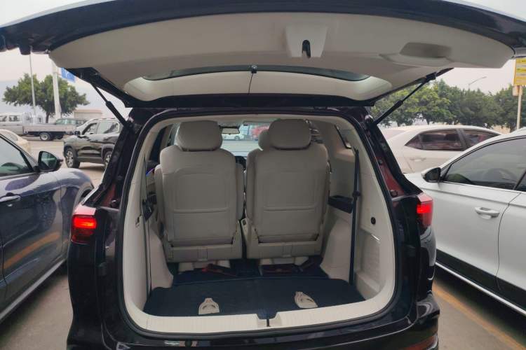 Used Wuling Victory 2023 2.0L DHT Luxury Edition Trunk