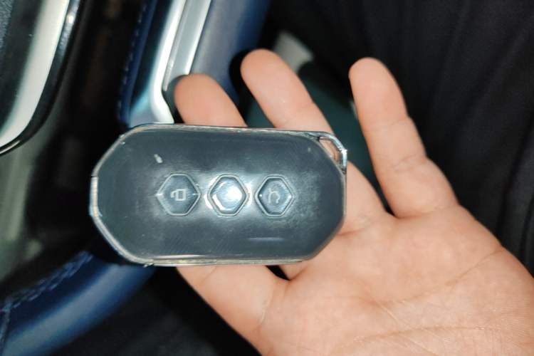 Used Wuling Victory 2023 2.0L DHT Luxury Edition Vehicle Key
