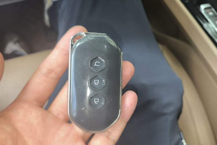 Used Wuling Victory 2023 2.0L DHT Luxury Edition Vehicle Key