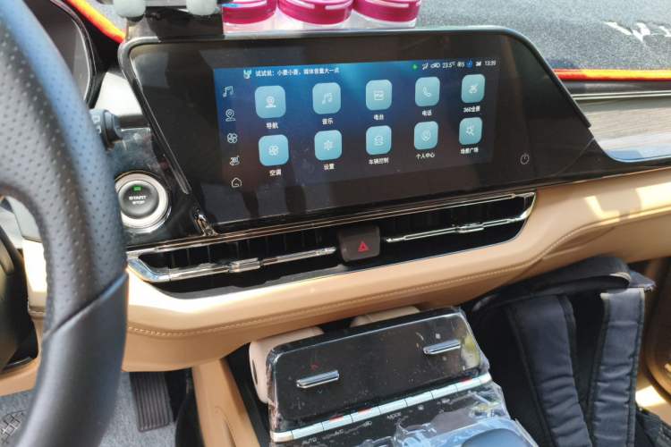 Used Wuling Victory 2023 2.0L DHT Deluxe Edition Audio And AC Panel