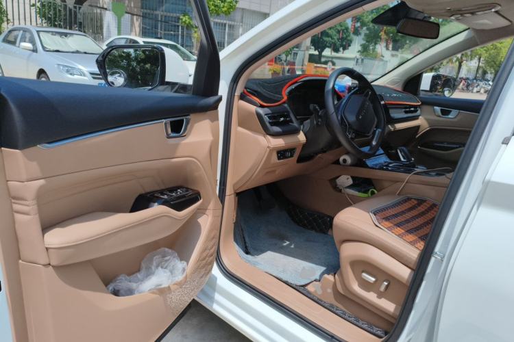 Used Wuling Victory 2023 2.0L DHT Deluxe Edition Driver Seat