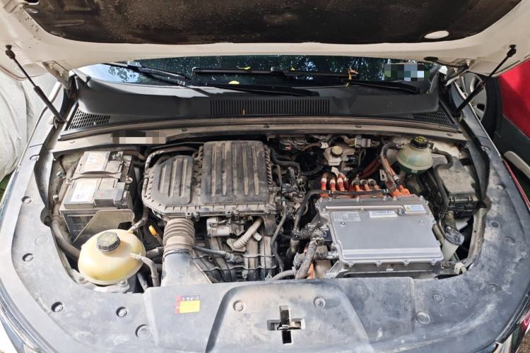 Used Wuling Victory 2023 2.0L DHT Luxury Edition Engine Bay