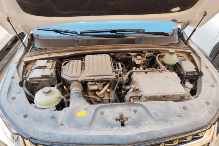 Used Wuling Victory 2023 2.0L DHT Deluxe Edition Engine Bay