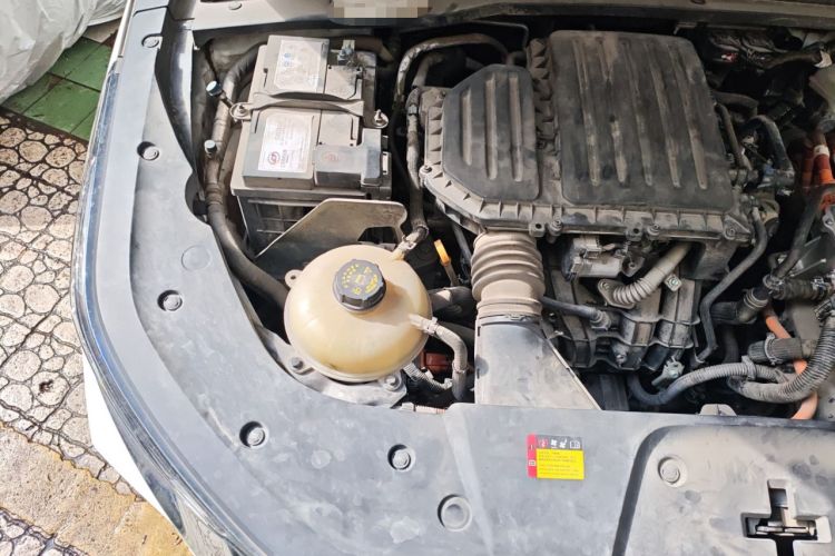 Used Wuling Victory 2023 2.0L DHT Luxury Edition Engine Bay Right