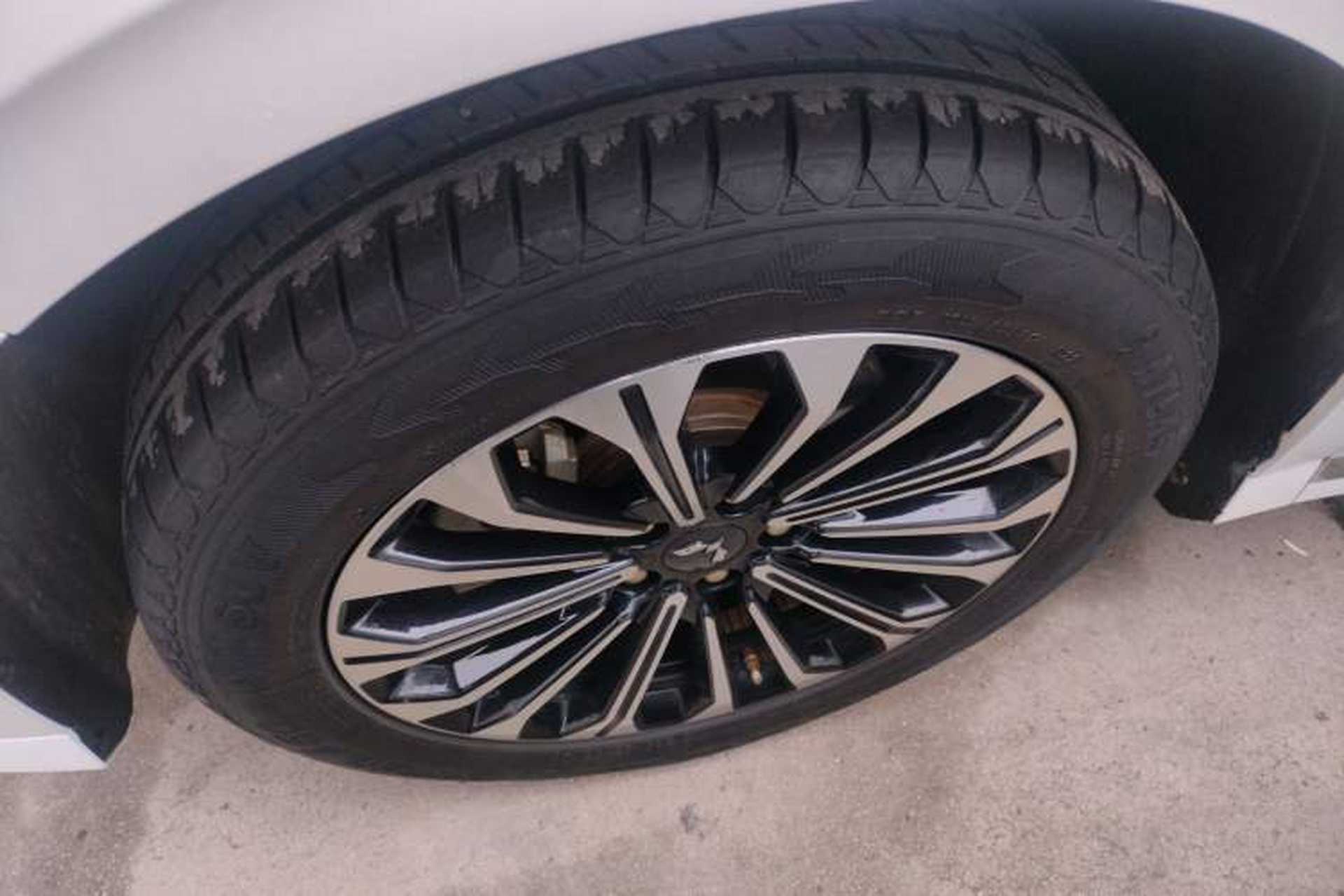 Used Wuling Victory 2023 2.0L DHT Deluxe Edition Exterior 1