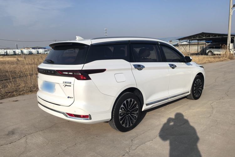 Used Wuling Victory 2023 2.0L DHT Deluxe Edition Exterior 3