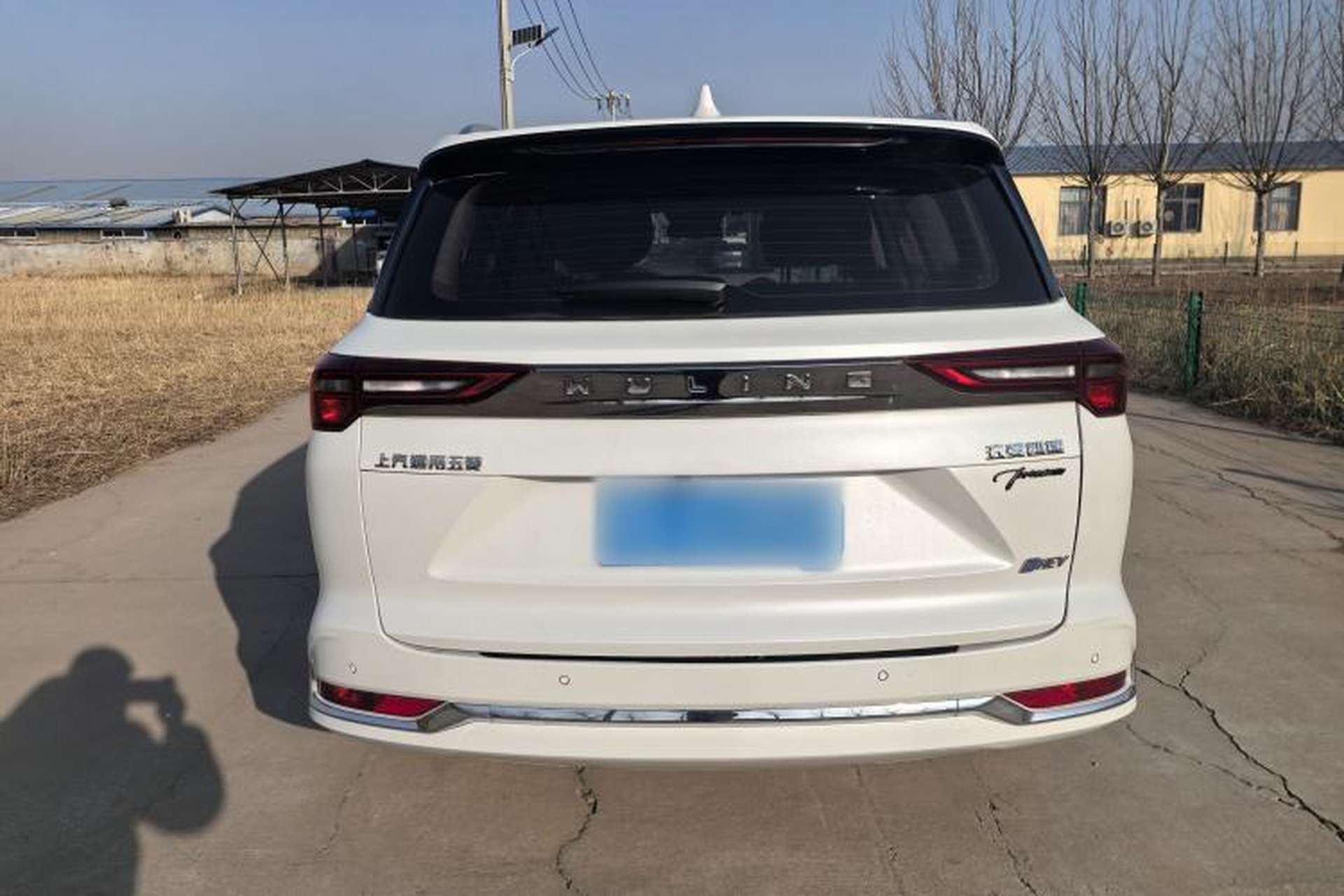 Used Wuling Victory 2023 2.0L DHT Deluxe Edition Exterior 4
