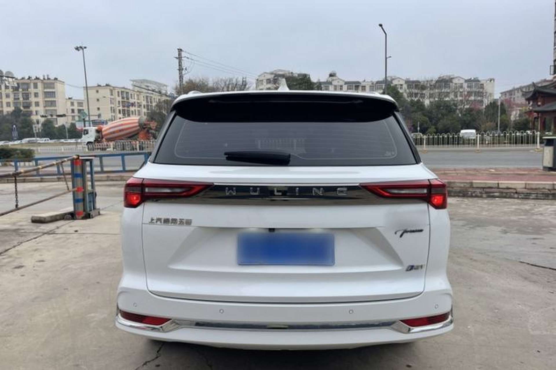 Used Wuling Victory 2023 2.0L DHT Deluxe Edition Exterior 6