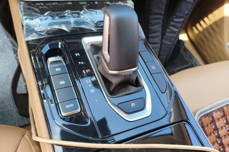 Used Wuling Victory 2023 2.0L DHT Deluxe Edition Gear Lever